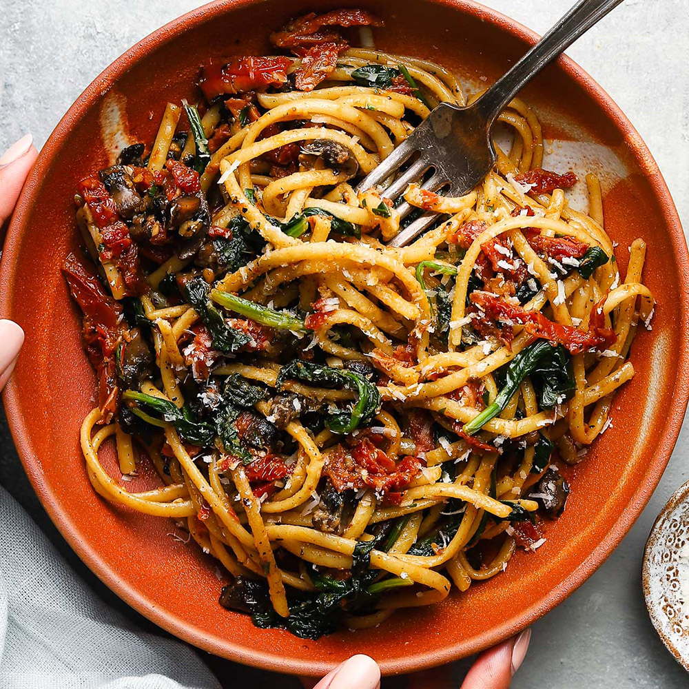Sun-Dried Tomato Pasta with Spinach & Mushrooms